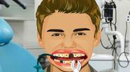 ¿Te gusta Justin Bieber? Si es así, ayúdalo a mejorar su sonrisa – ¡haz sus dientes perfectamente blancos! Usa un equipo especial de odontología para instalar coronas y […]